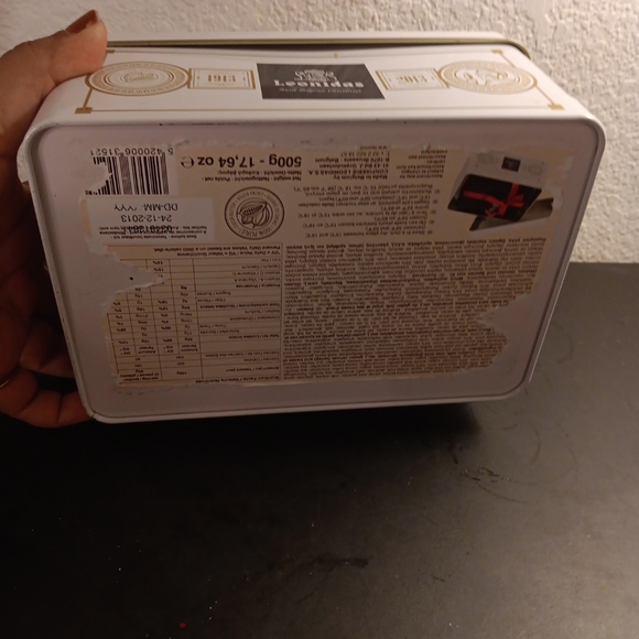 GORGEOUS NEW Maison Leonidas Belgian Chocalatier 7"Wx5"Dx4"H Tin Box. - Picture 3 of 6